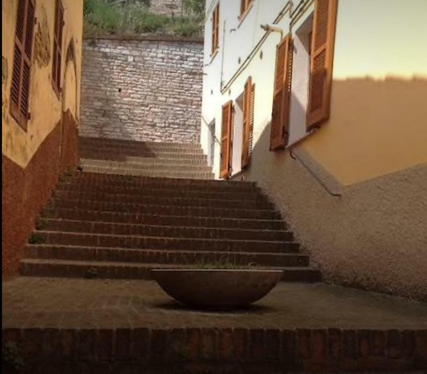 Casa Leo Apartment Fossombrone Luaran gambar